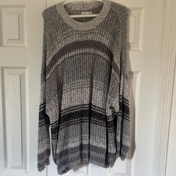 American Eagle Outfitters Oversized Gray and Black Sweater - Picture 1 of 3